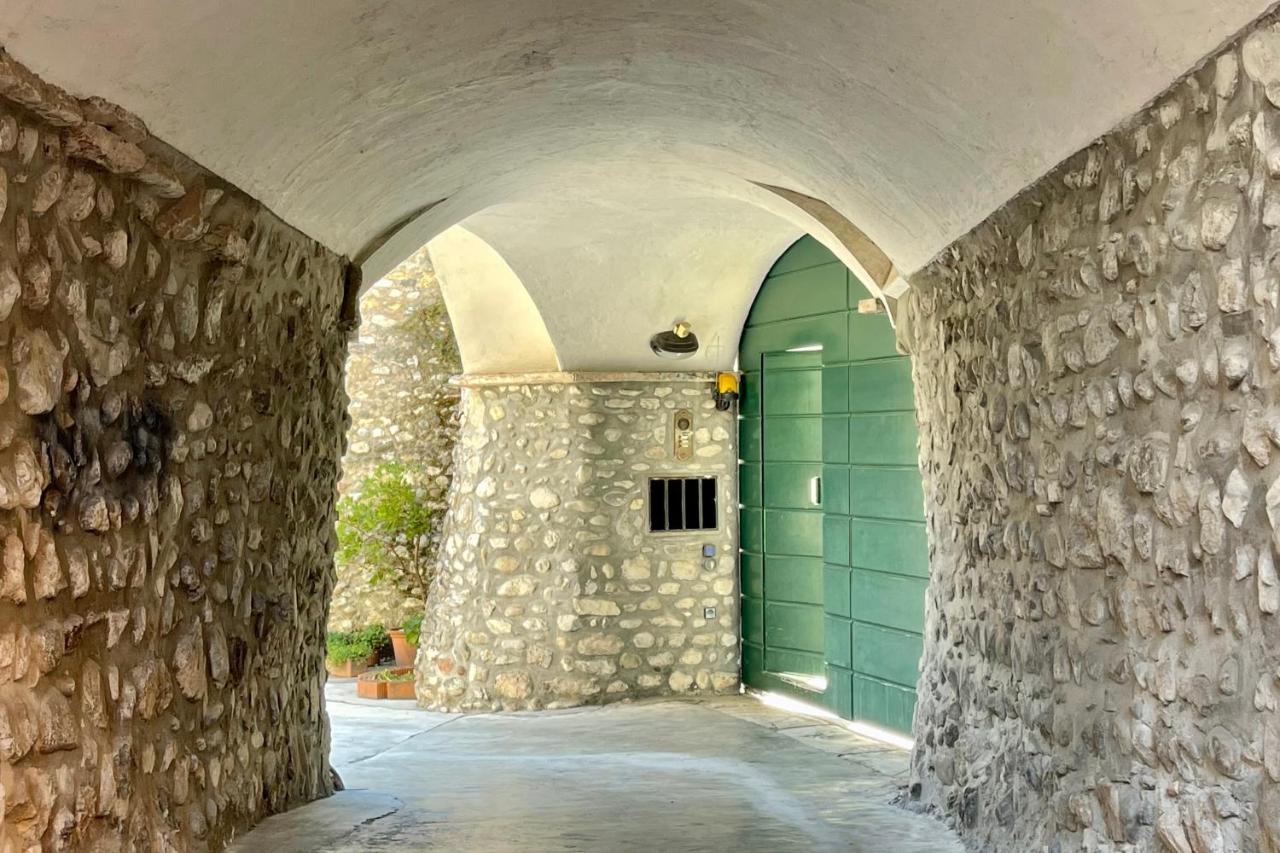 Borgo Dei Sogni Apartment Сан Феличе дел Бенако Екстериор снимка